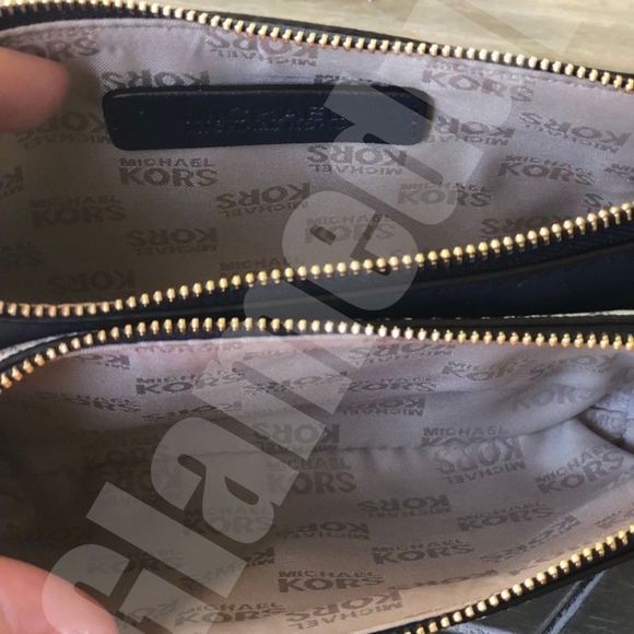 LAST ONE! Michael Kors Large Double Wristlet - Picture 6 of 8